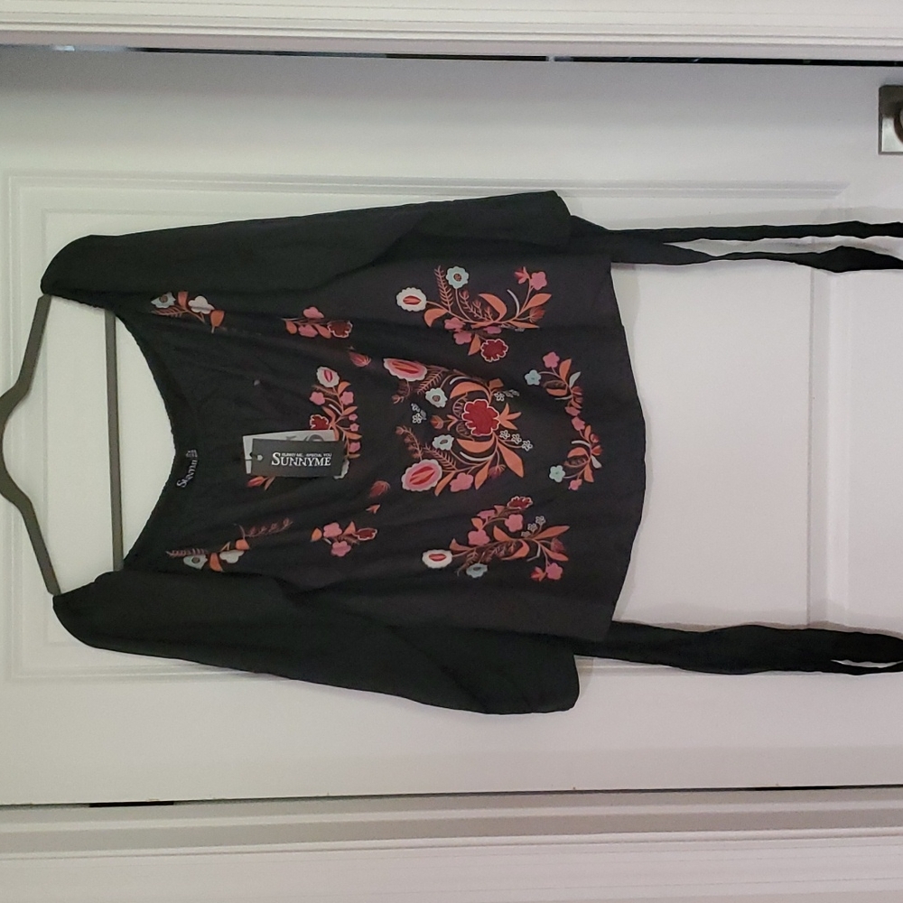 SUNNYME Black Floral Off the Shoulder Blouse. New With Tags.